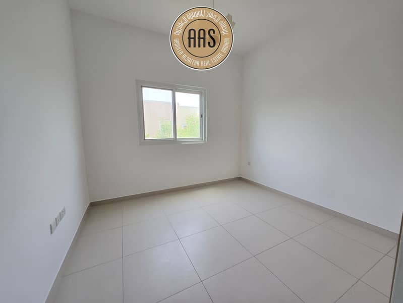 Hot Deal! 3BR + Maid Villa | Prime Area | AED 150k - Image 6