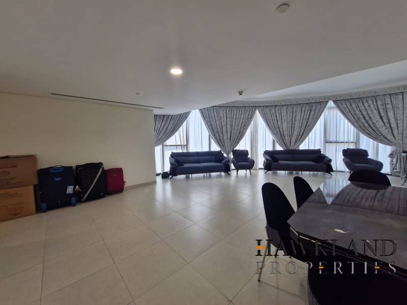 2BR Apt with Panoramic View Mirdif - Image 7