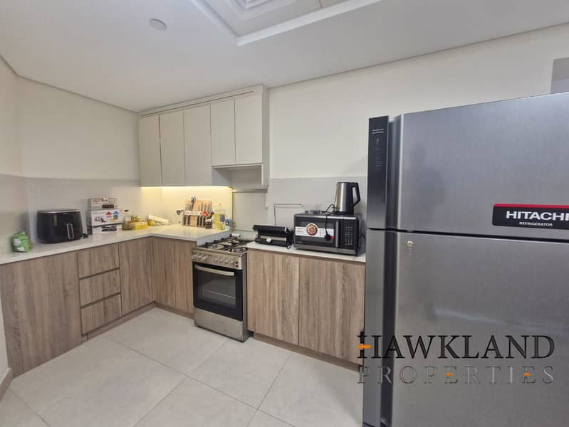 2BR Apt with Panoramic View Mirdif - Image 10