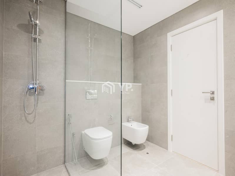 Multiple Cheques | Huge Balcony | Renovated | Fully-Upgraded - Image 21