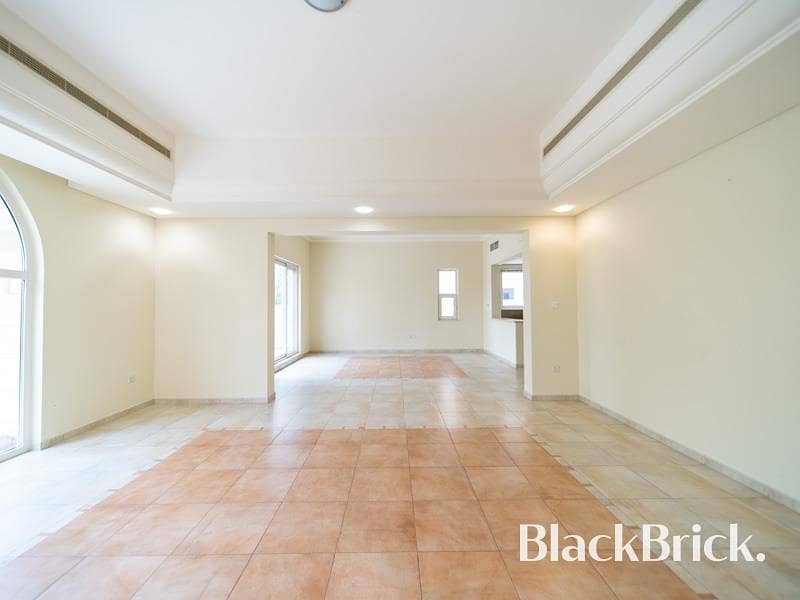 Superb Family Villa |Private Pool |Available Now