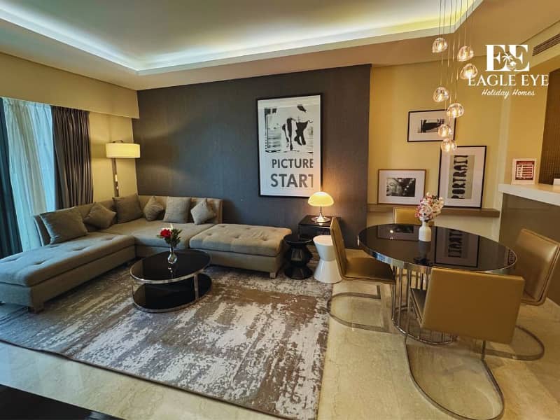 1BR Damac Paramount Tower D - City Views - World-Class Amenities - Sleeps 4