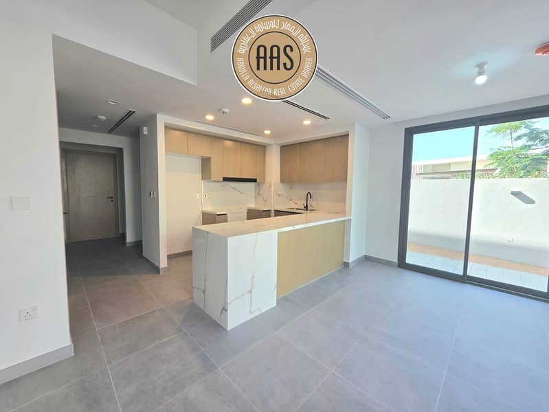 END CORNER UNIT CLOSE TO SWIMMING POOL 4BR+MAID