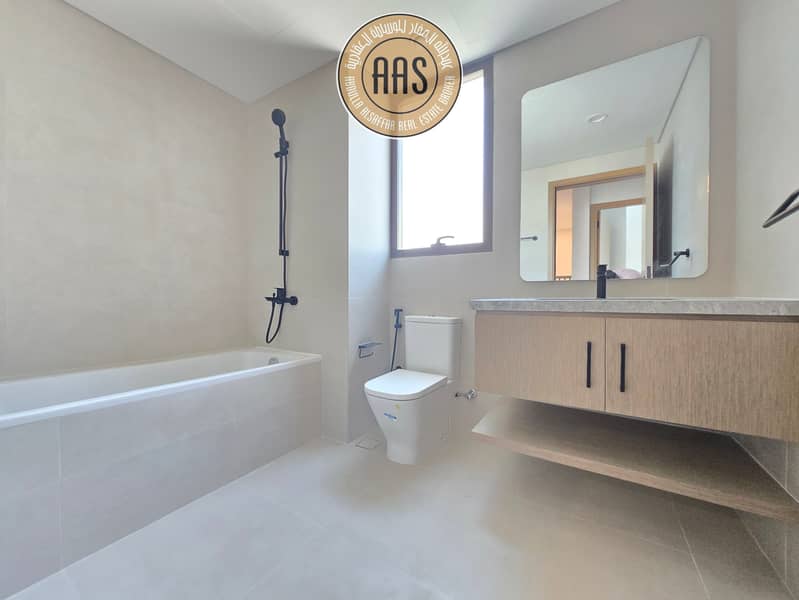 END CORNER UNIT CLOSE TO SWIMMING POOL 4BR+MAID - Image 15