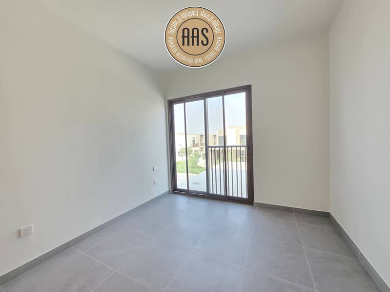 END CORNER UNIT CLOSE TO SWIMMING POOL 4BR+MAID - Image 16