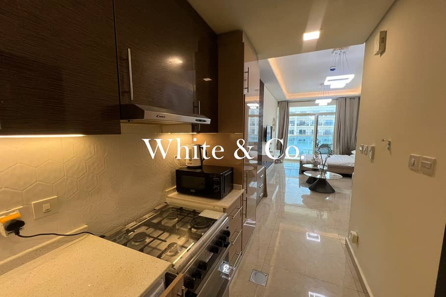 12 Cheques | Furnished | Spacious Unit - Image 9