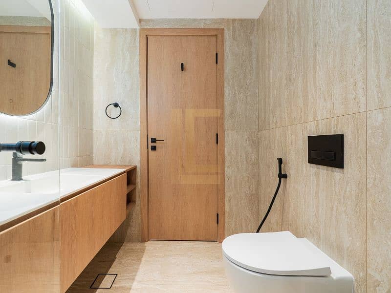 FULLY UPGRADED | PRIME LOCATION | BURJ KHALIFA VIEW - Image 6