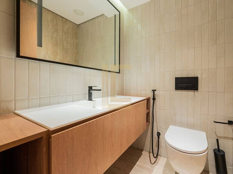 FULLY UPGRADED | PRIME LOCATION | BURJ KHALIFA VIEW - Image 8