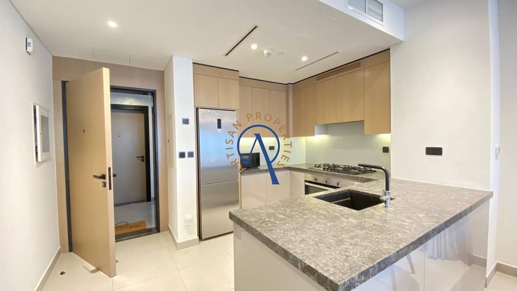 SPACIOUS 2BHK |ELEGANT TOUCHES | PRIME LOCATION - Image 6