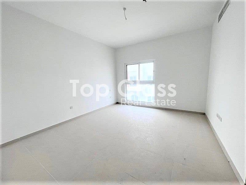 Spacious | 4 Beds and Maid Room | Ready to Move In - Image 10