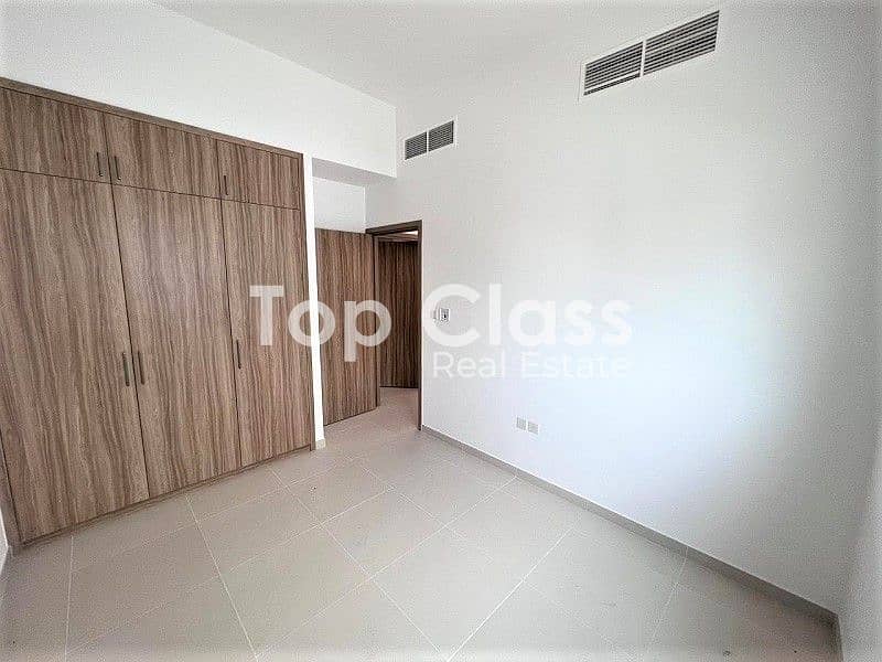 Spacious | 4 Beds and Maid Room | Ready to Move In - Image 12