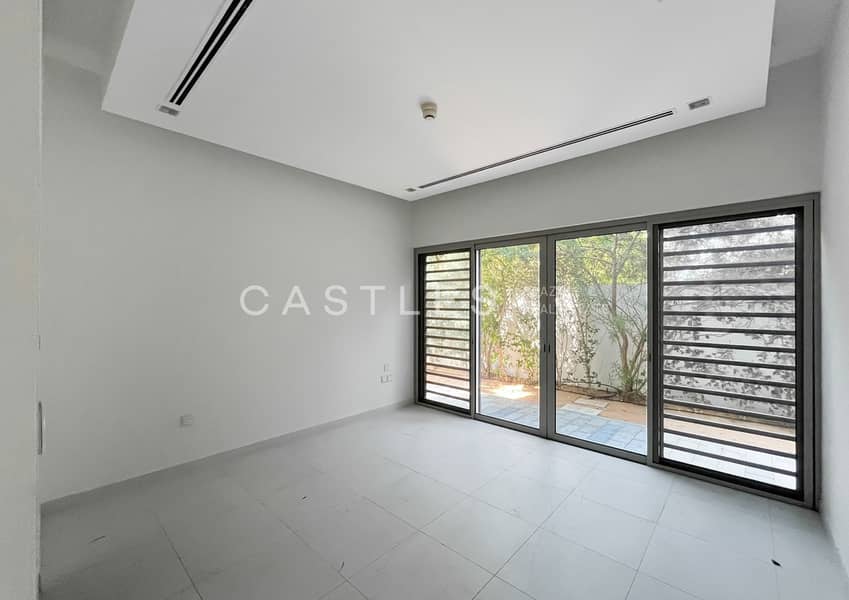 Contemporary Style | Ready To Move In | Villa For Rent - Image 10