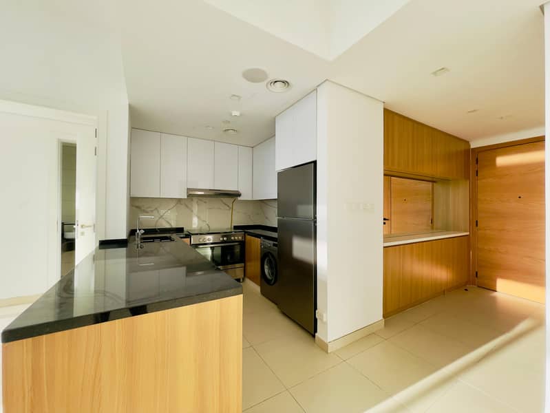 *"Luxury Living in Lancaster Liwan, Dubai | 1M AED | 824 sqft | Infinity Pool & cinema hall*