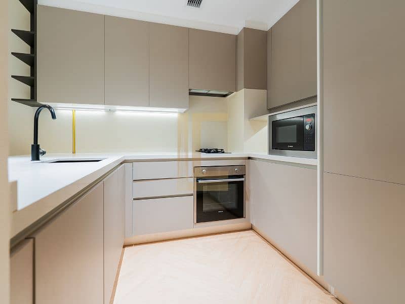 FULLY UPGRADED | PRIME LOCATION | BURJ KHALIFA VIEW - Image 17