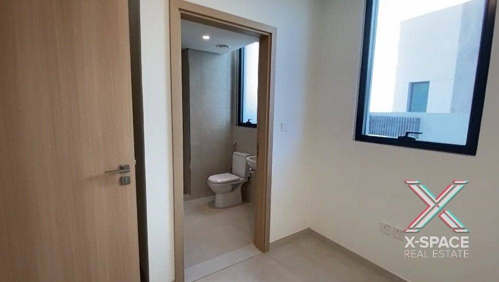 Villa Behind Central Park and Ready to Move In