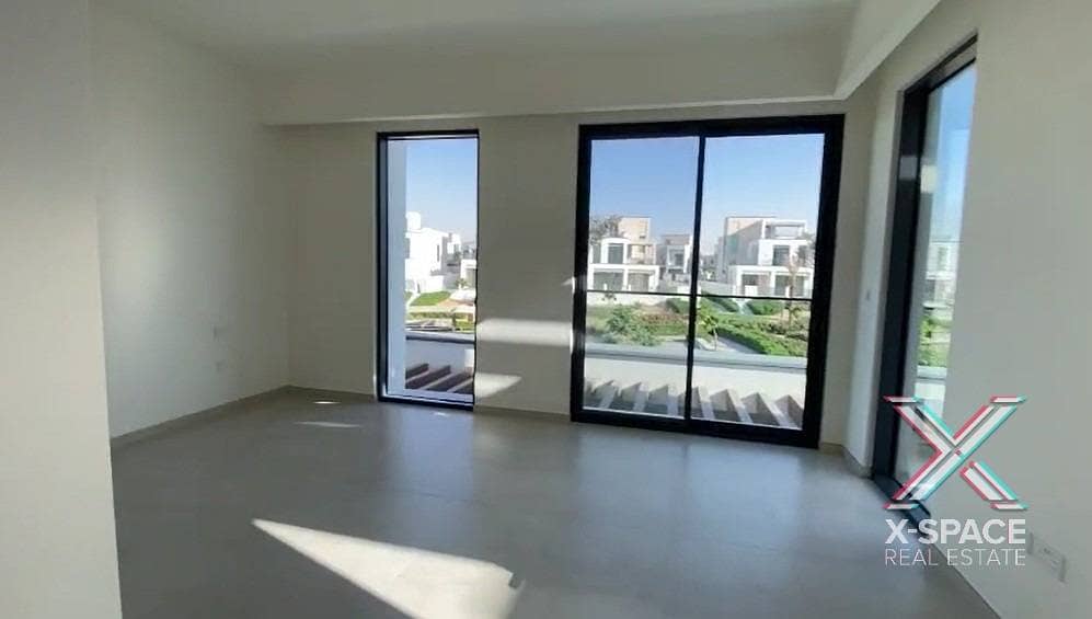 Villa Behind Central Park and Ready to Move In - Image 15