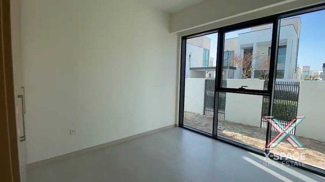 Villa Behind Central Park and Ready to Move In