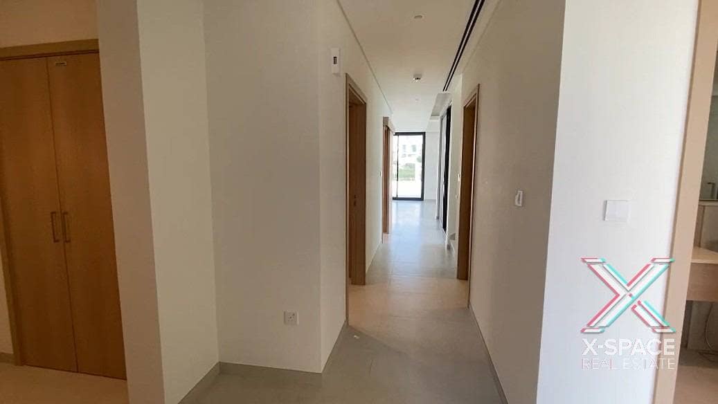 Villa Behind Central Park and Ready to Move In - Image 6