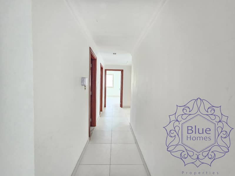 Family living ! 3BR + laundry room Huge hall & room near to oud metha merto station