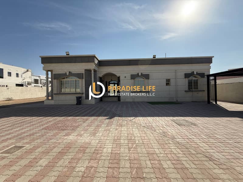 SINGLE STORY-4 BEDROOM PLUS MAIDS -CORNER VILLA AVAILABLE FOR RENT