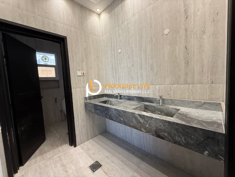 SINGLE STORY-4 BEDROOM PLUS MAIDS -CORNER VILLA AVAILABLE FOR RENT - Image 19