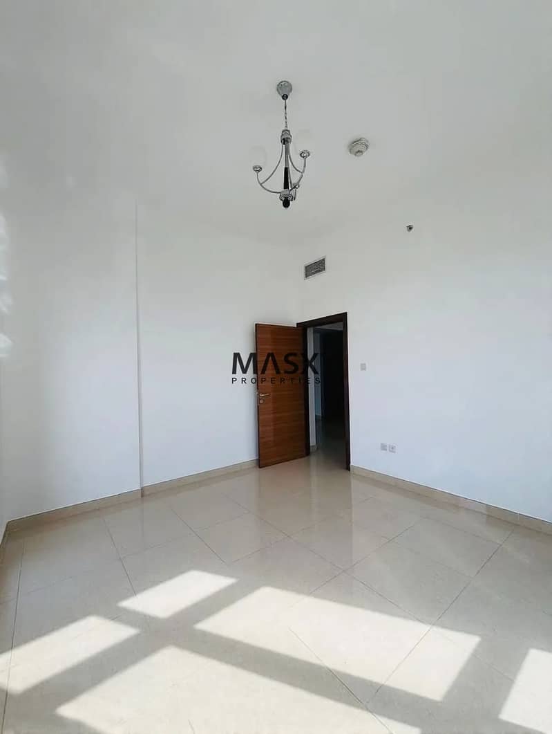 Ready to Move | Unfurnished | Prime Location - Image 9