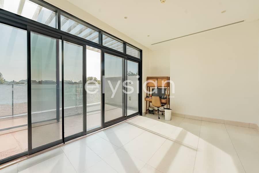 Golf Course View | Extended Living Area - Image 10