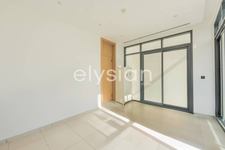 Golf Course View | Extended Living Area - Image 11