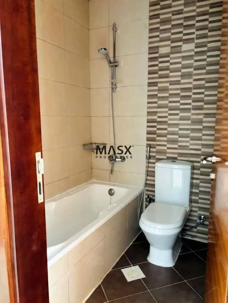 Ready to Move | Unfurnished | Prime Location - Image 11