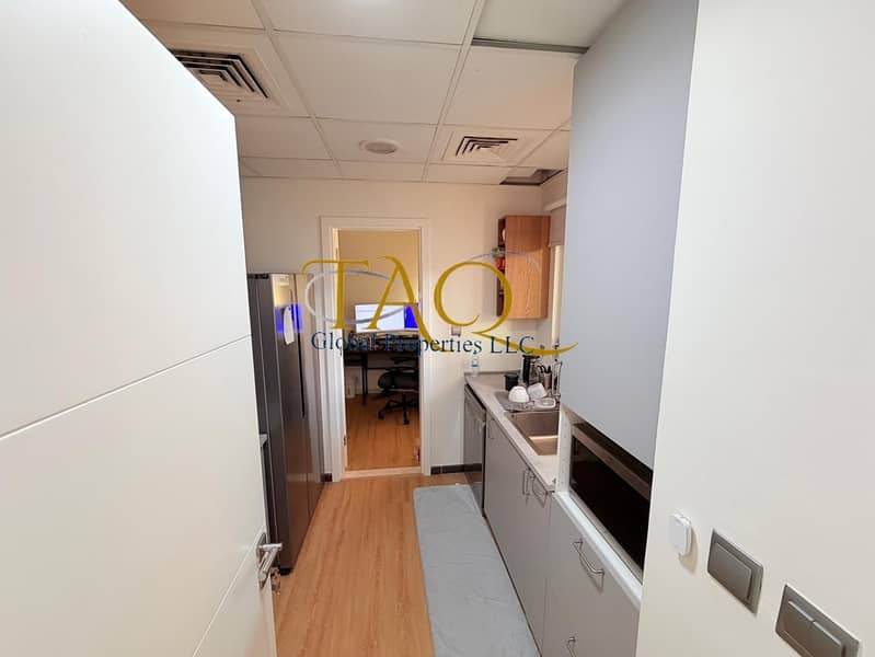 Best Deal | Specious Layout | Vacant On Transfer - Image 6