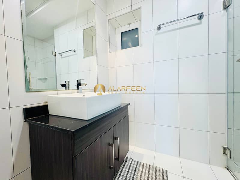 No Commission | Vacant | Fully Furnished | Modern - Image 17