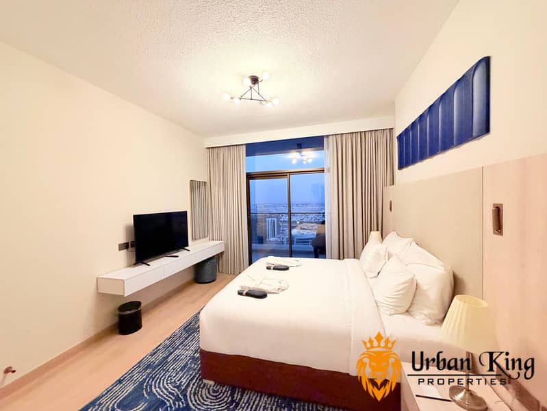 VIP LIVING | PRIVATE JACUZZI | CANAL VIEW - Image 8