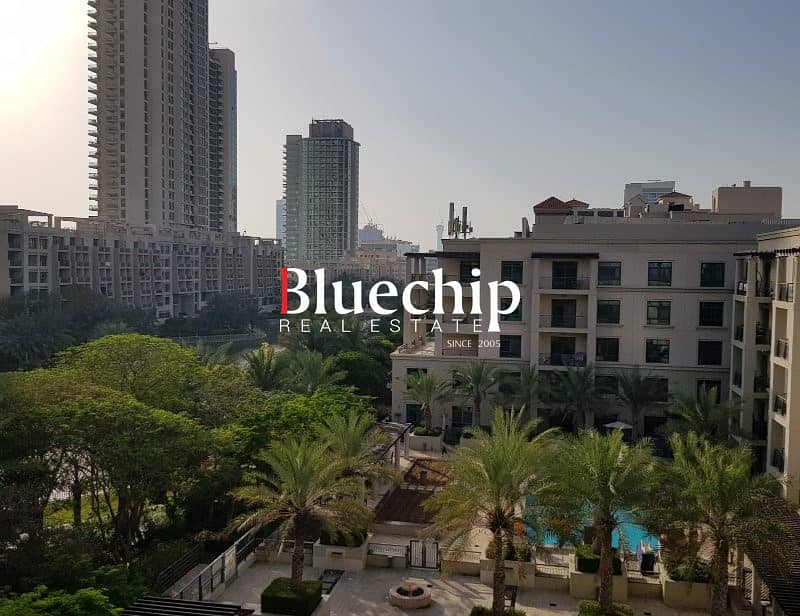 POOL AND LAKE VIEW | IMMACULATE |READY TO MOVE IN - Image 6