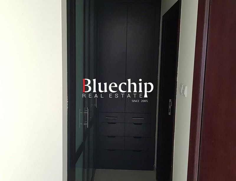 POOL AND LAKE VIEW | IMMACULATE |READY TO MOVE IN - Image 12