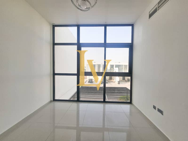 R2M | | Middle | Specious | Rented With Notice - Image 10