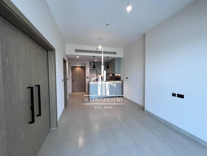 Full Golf View | 1BHK Unfurnished | Vacant