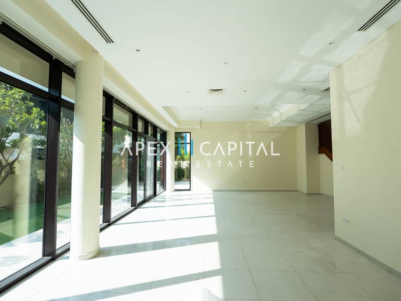 Elegant 3BR Townhouse | Golf Community | Exclusive Location - Image 10