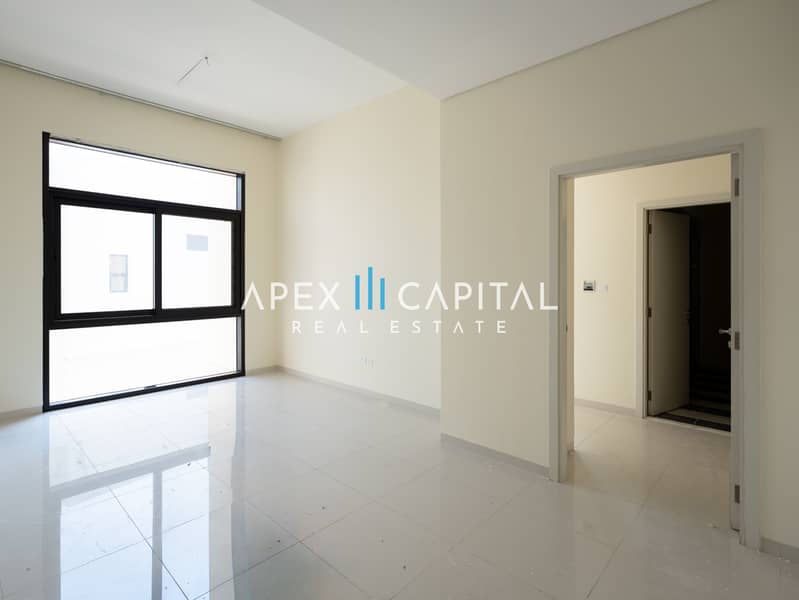 Elegant 3BR Townhouse | Golf Community | Exclusive Location - Image 18