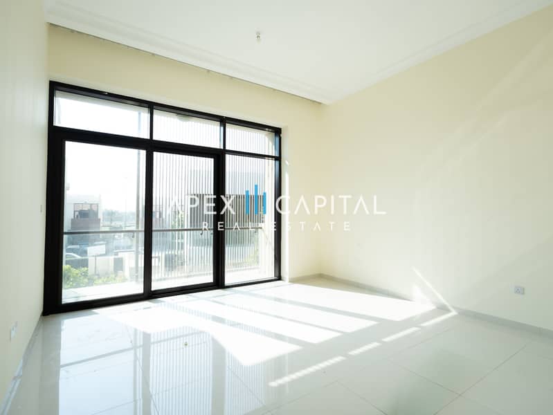 Elegant 3BR Townhouse | Golf Community | Exclusive Location - Image 23