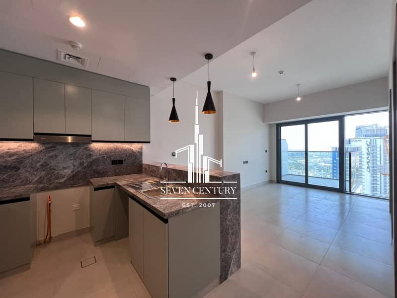 Full Golf View | 1BHK Unfurnished | Vacant - Image 8