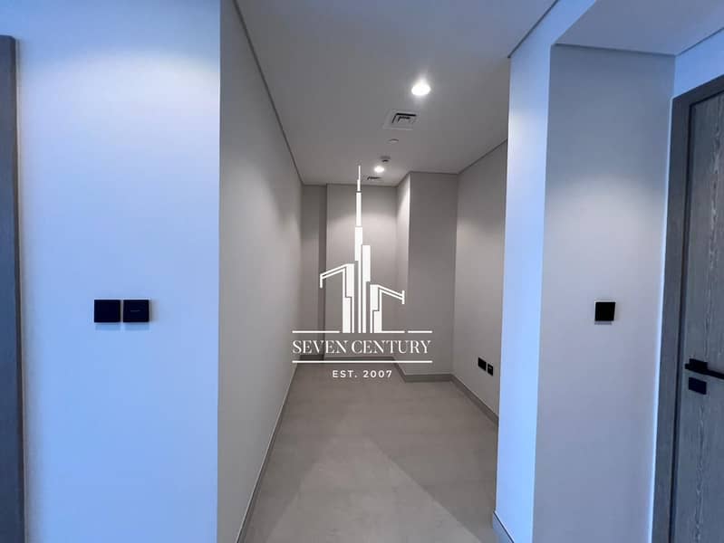 Full Golf View | 1BHK Unfurnished | Vacant - Image 9