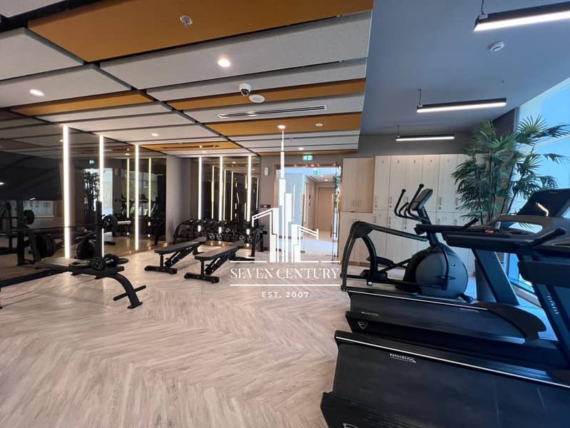 Full Golf View | 1BHK Unfurnished | Vacant - Image 10