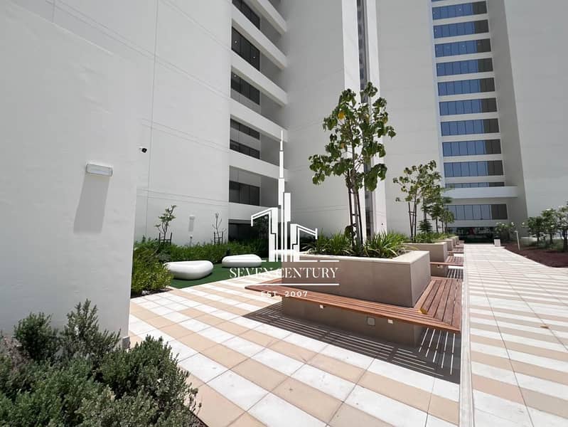 Full Golf View | 1BHK Unfurnished | Vacant - Image 14