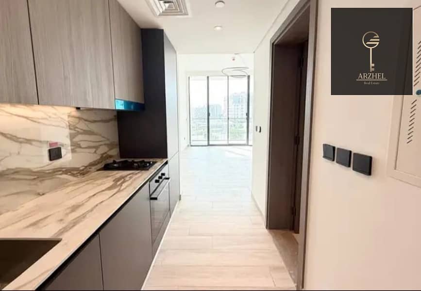 MODERN | STUDIO | POOL VIEW