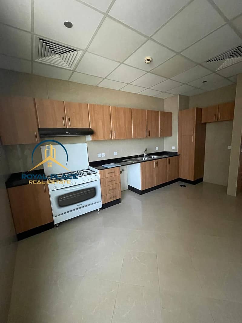 Sea View | Negotiable price | 3BHK+Maid Room - Image 8