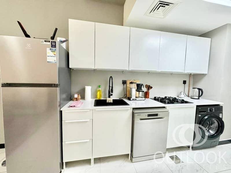 Urgent Sale | Furnished + Vacant | Pool View - Image 10