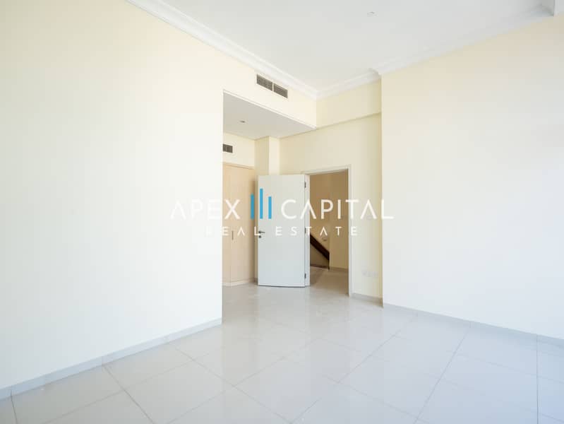 Elegant 3BR Townhouse | Golf Community | Exclusive Location - Image 33