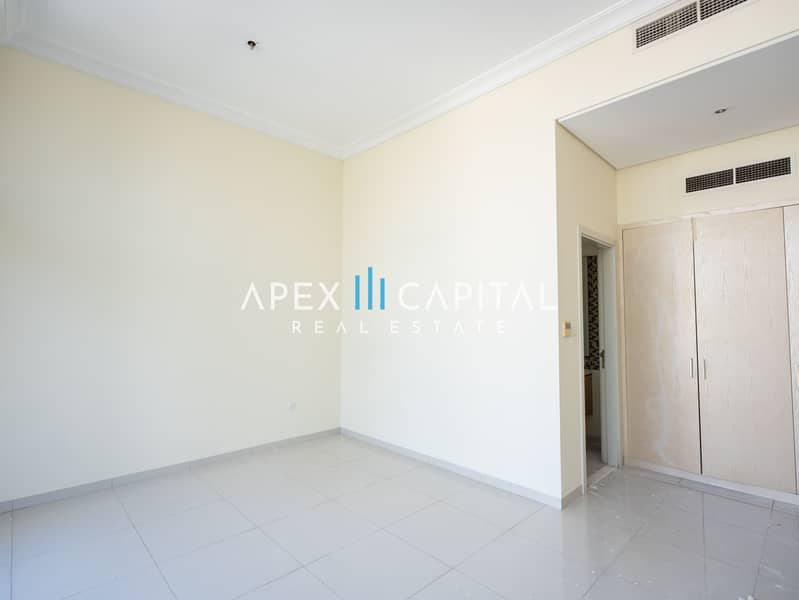 Elegant 3BR Townhouse | Golf Community | Exclusive Location - Image 34