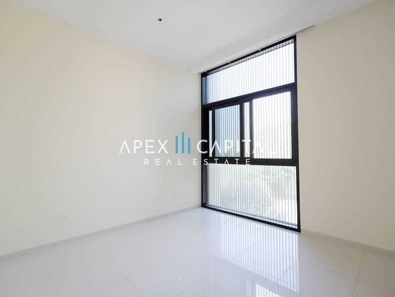 Elegant 3BR Townhouse | Golf Community | Exclusive Location - Image 35