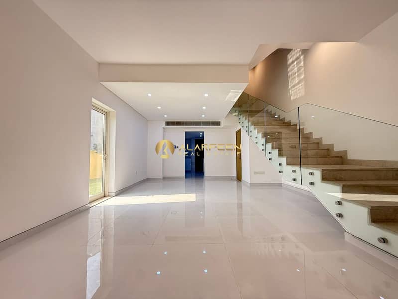 Corner Unit | Vacant | Near to exit